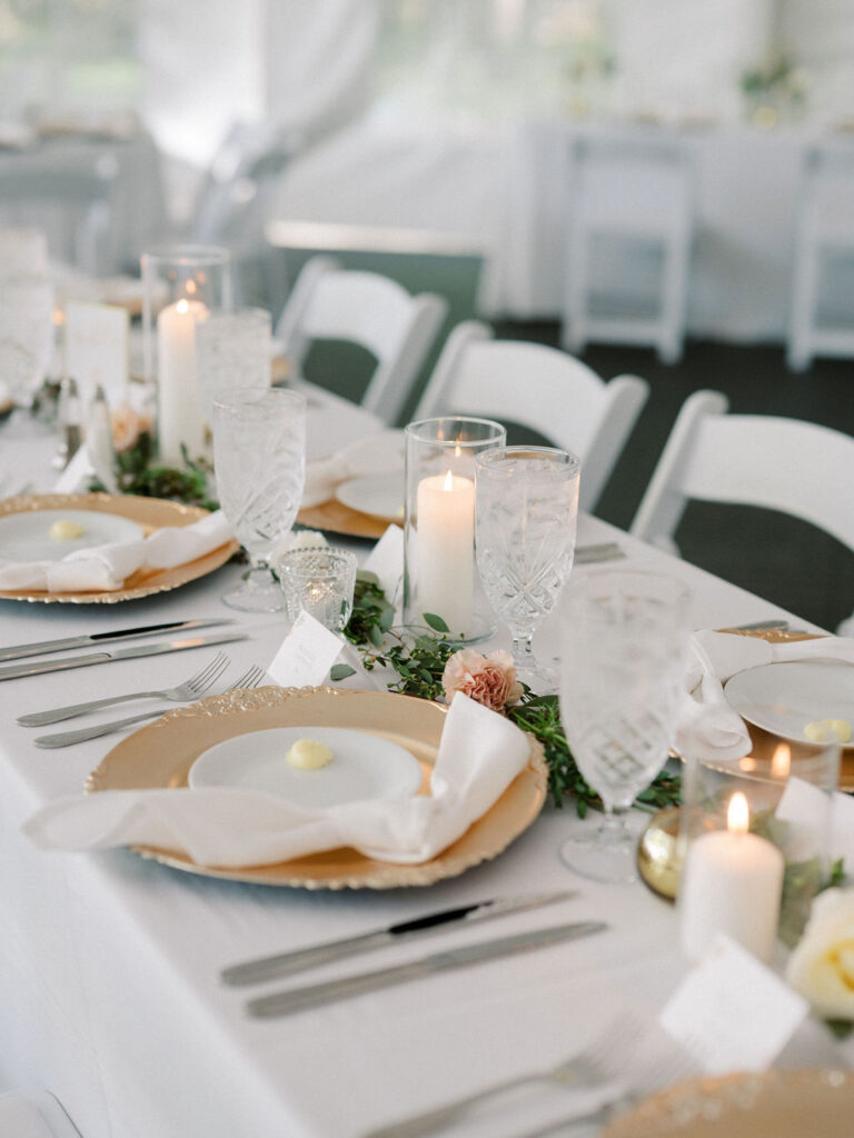 An indoor Morris Estate wedding reception