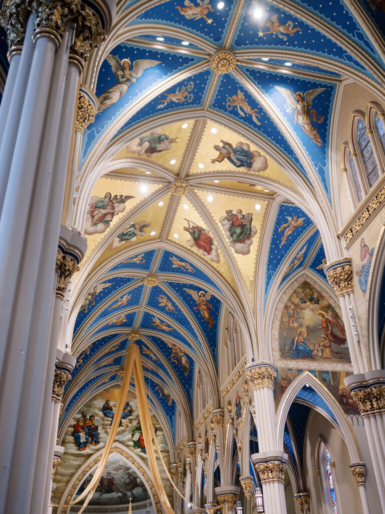 The stunning details of Notre Dame Basilica 
