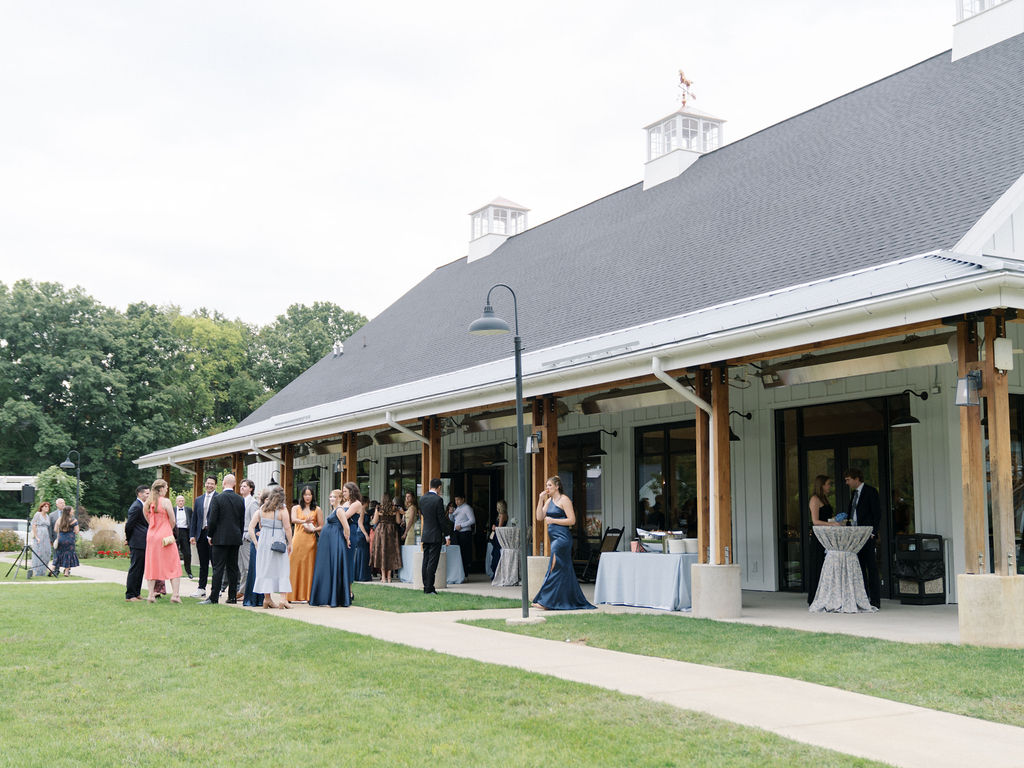 An outdoor cocktail Hour at Bay Pointe Woods in Michigan.